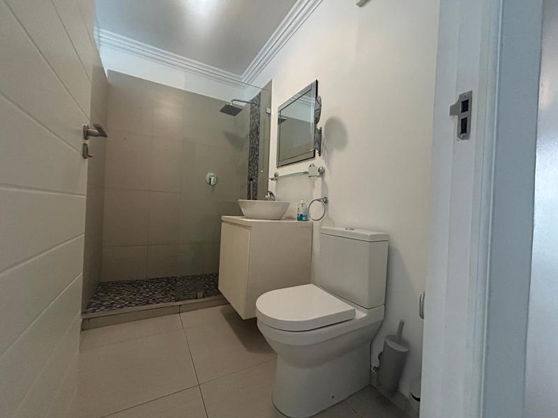 To Let 1 Bedroom Property for Rent in Green Point Western Cape